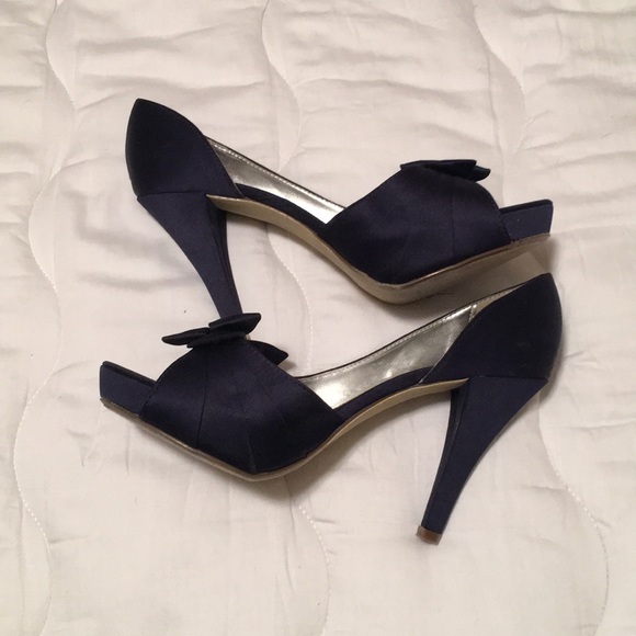 Navy blue satin heels with bow - Picture 5 of 6